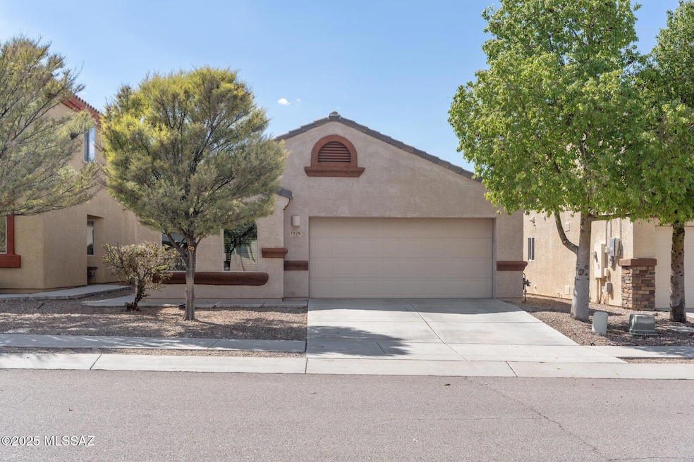 7978 Nautilus Dr, Tucson, AZ 85756 - photo 1