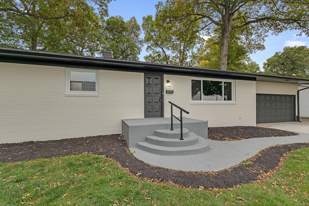 815 Irvin Shoots Rd E, Marion, OH 43302 - photo 1