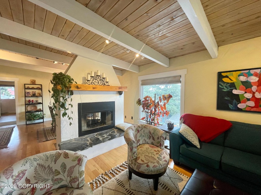 1116 E Rezanof Drive