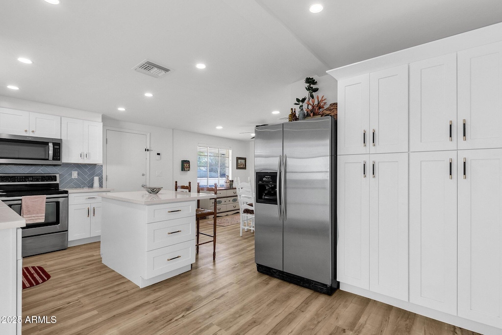 12-web-or-mls-4712-n-27th-ave