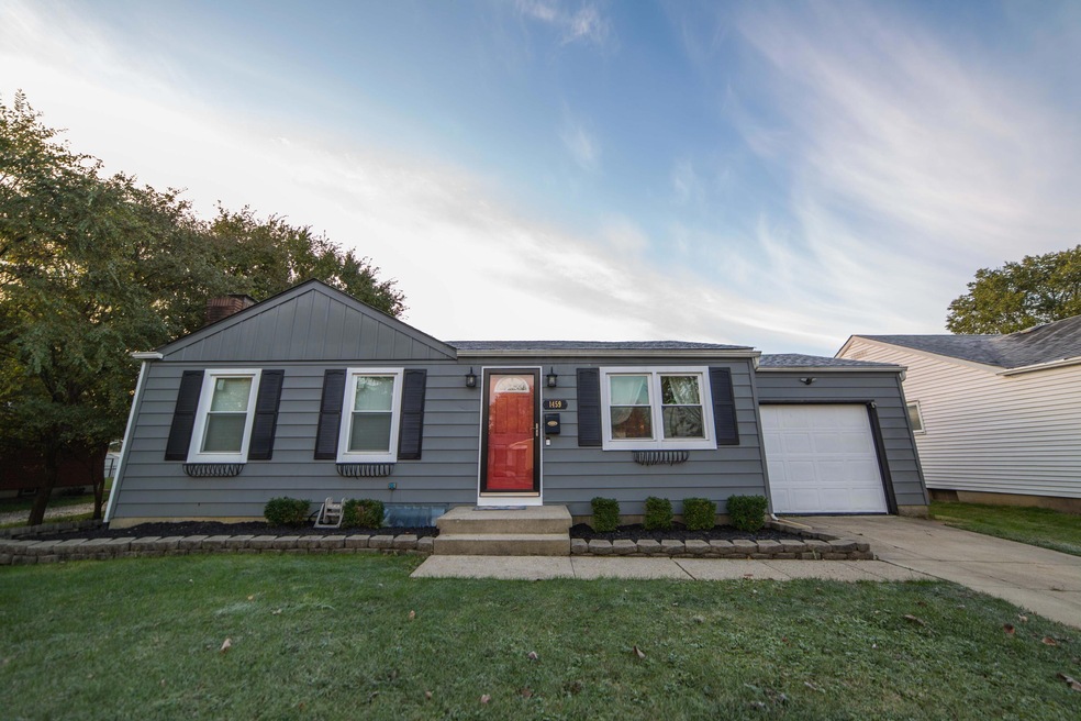 Welcome to 1459 Cardwell Square South