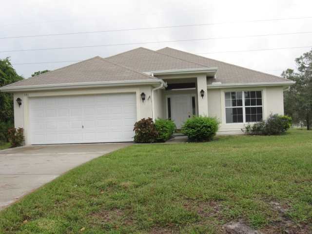 391 Columbus St, Sebastian, FL 32958 - photo 1