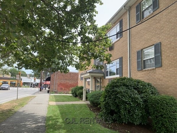 8 Lake St unit 5, Arlington, MA 02474 - photo 1