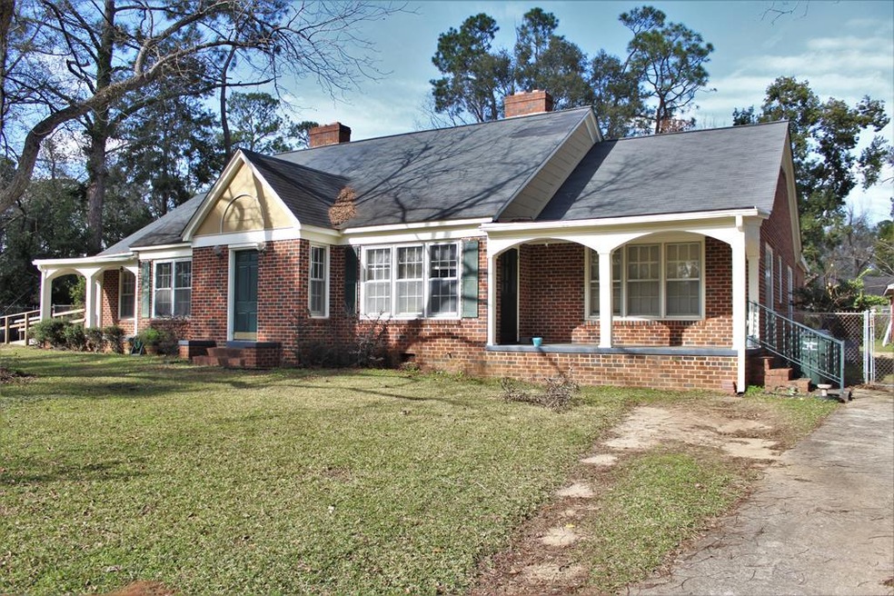 1305 W 2nd Ave, Albany, GA 31707 - photo 1
