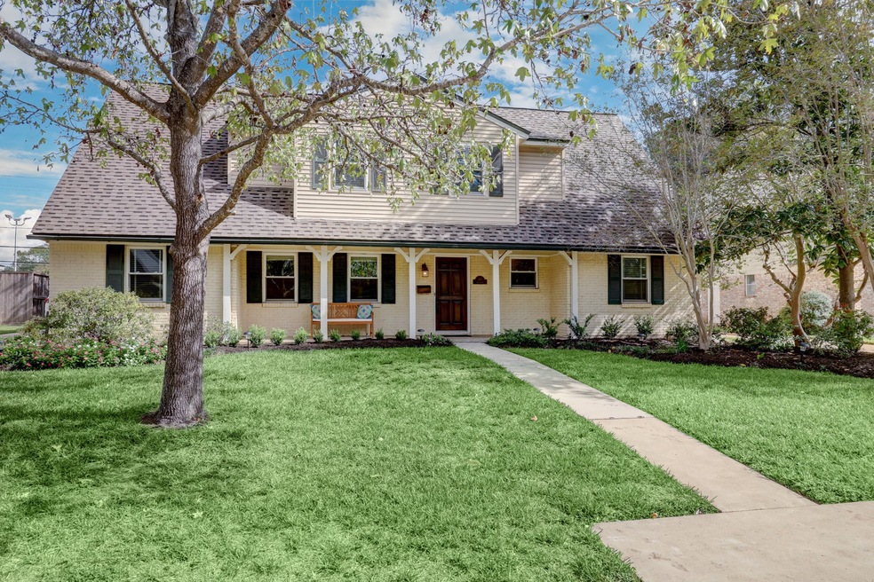 Charming home tucked on quiet cul-de-sac in Fonn V