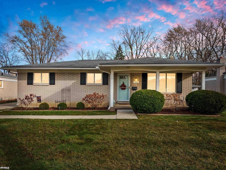 30160 Manor Dr, Madison Heights, MI 48071 - photo 1