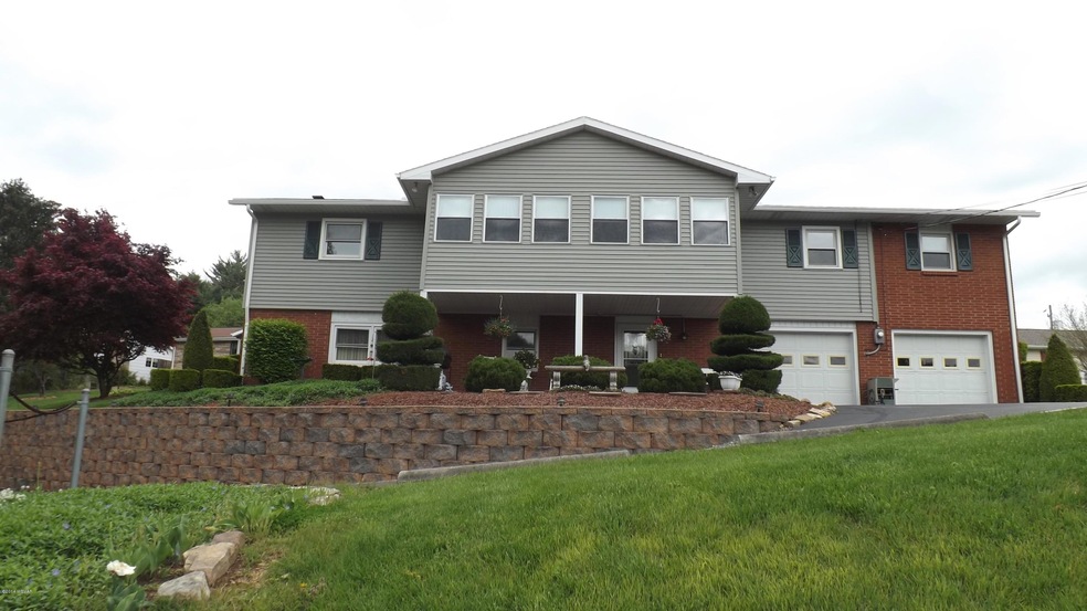 7 Daffodil Ln, Lock Haven, PA 17745 - photo 1