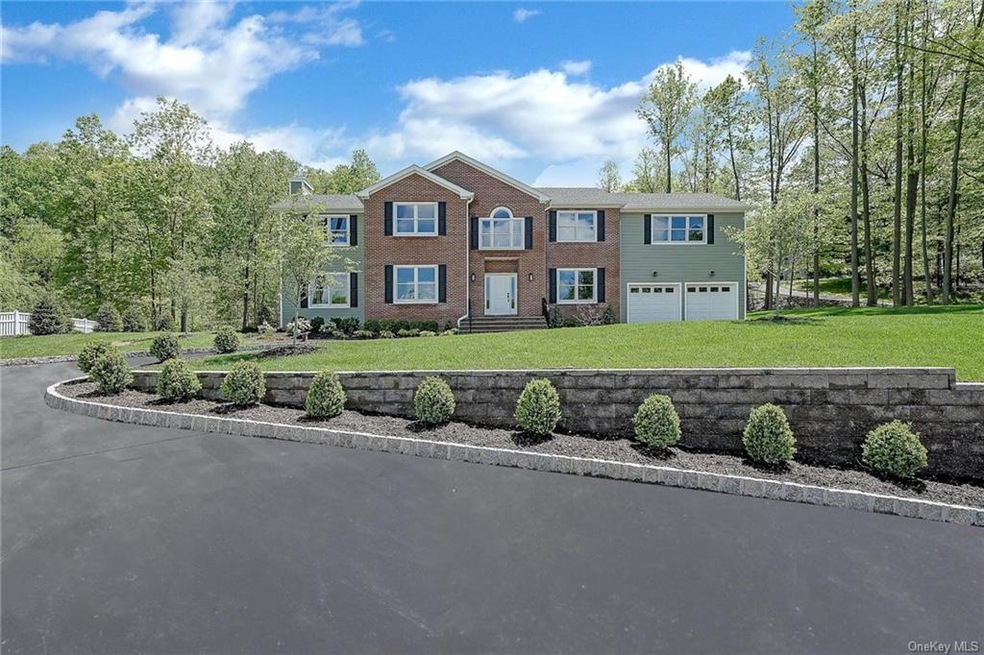 651 Saddle River Rd, Airmont, NY 10952 - photo 1