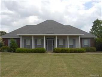 Cobblestone Run! This home is perfect inside and o