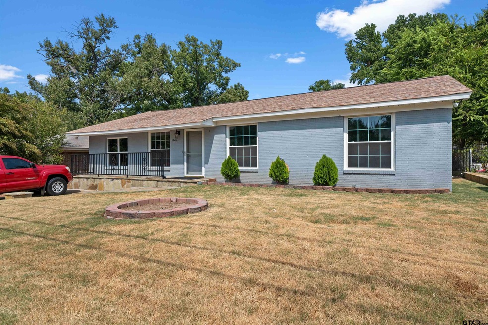 1828 Knob Hill Dr, Tyler, TX 75701 - photo 1