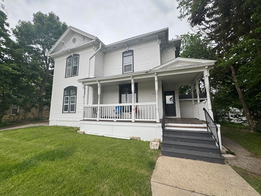 824 W Conger St, Whitewater, WI 53190 - photo 1