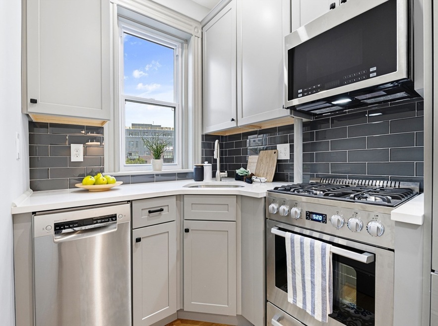 Sold $420,000 • Co-Listing Agent