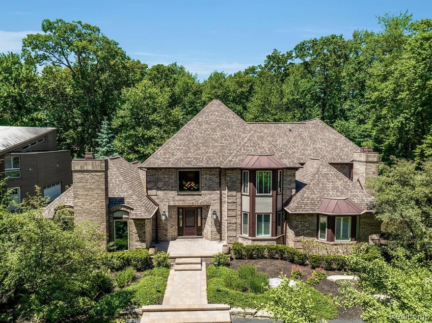 3908 Laplaya Ln, Orchard Lake, MI 48324 - photo 1