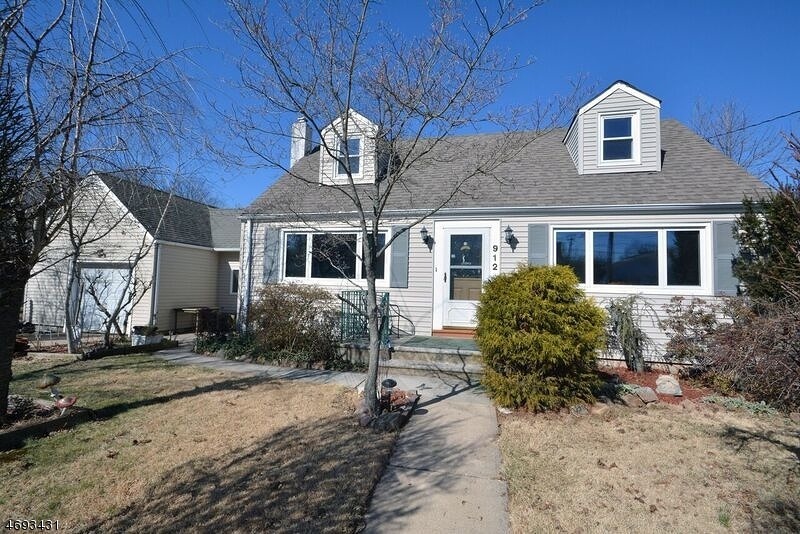 912 E Frech Ave, Manville, NJ 08835 - photo 1