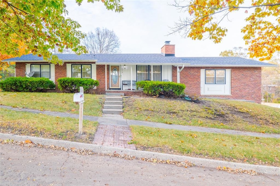 4212 Valley Cir, Des Moines, IA 50317 - photo 1