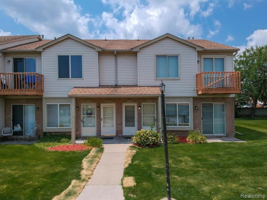 27737 Carini Villa St, Roseville, MI 48066 - photo 1