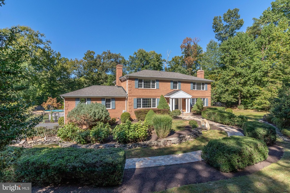 10310 Henderson Rd, Fairfax Station, VA 22039 - photo 1