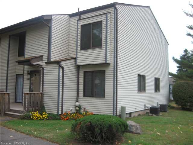 93 Cottonwood Rd unit 93, Newington, CT 06111 - photo 1