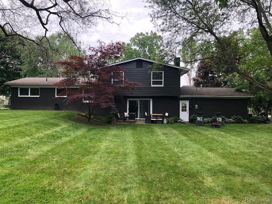 1652 Mark Hopkins Rd, Bloomfield Hills, MI 48302 - photo 1