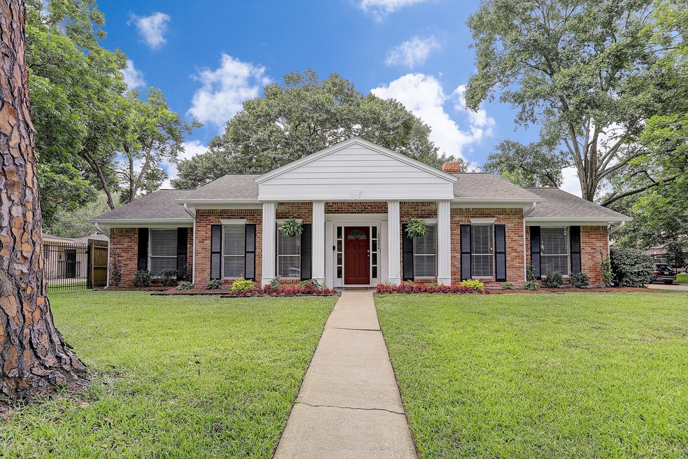 13802 Kingsride Ln, Houston, TX 77079 - photo 1