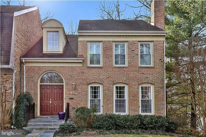 12209 Tildenwood Dr, Rockville, MD 20852 - photo 1