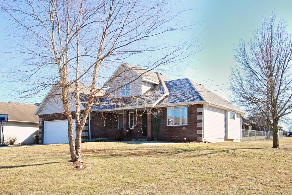 1530 Coach House Ct, Nixa, MO 65714 - photo 1