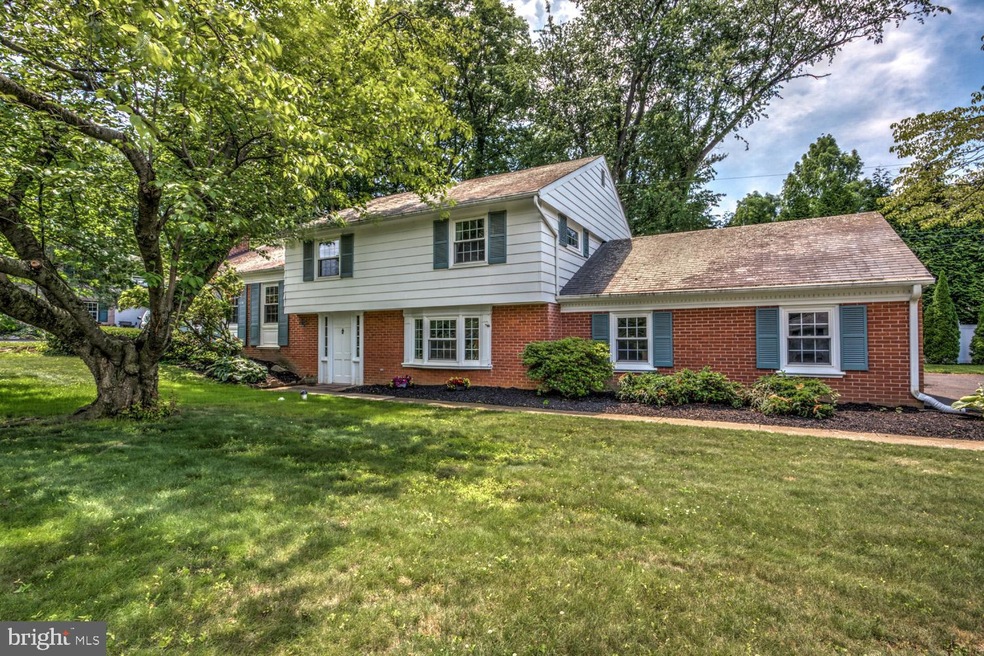 1112 Richmond Rd, Lancaster, PA 17603 - photo 1