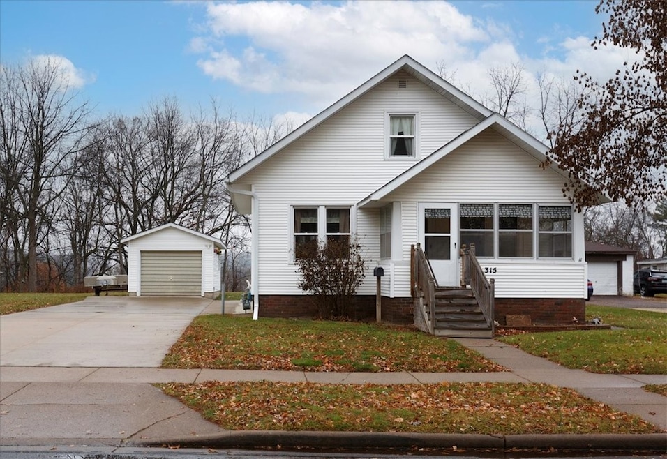 315 12th Ave W, Menomonie, WI 54751 - photo 1