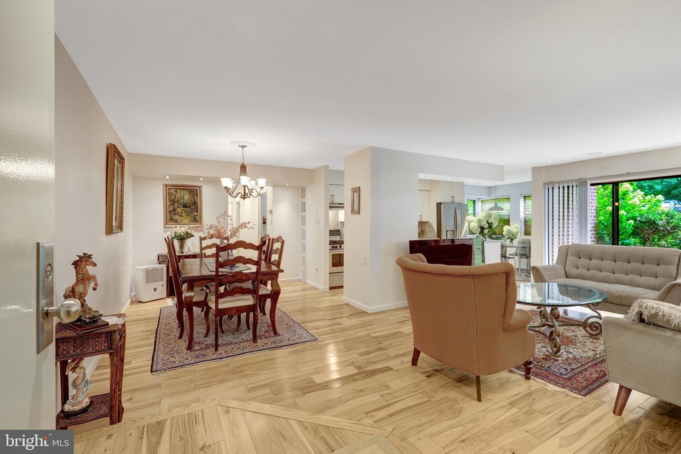 11216 Chestnut Grove Square unit 10, Reston, VA 20190 - photo 1