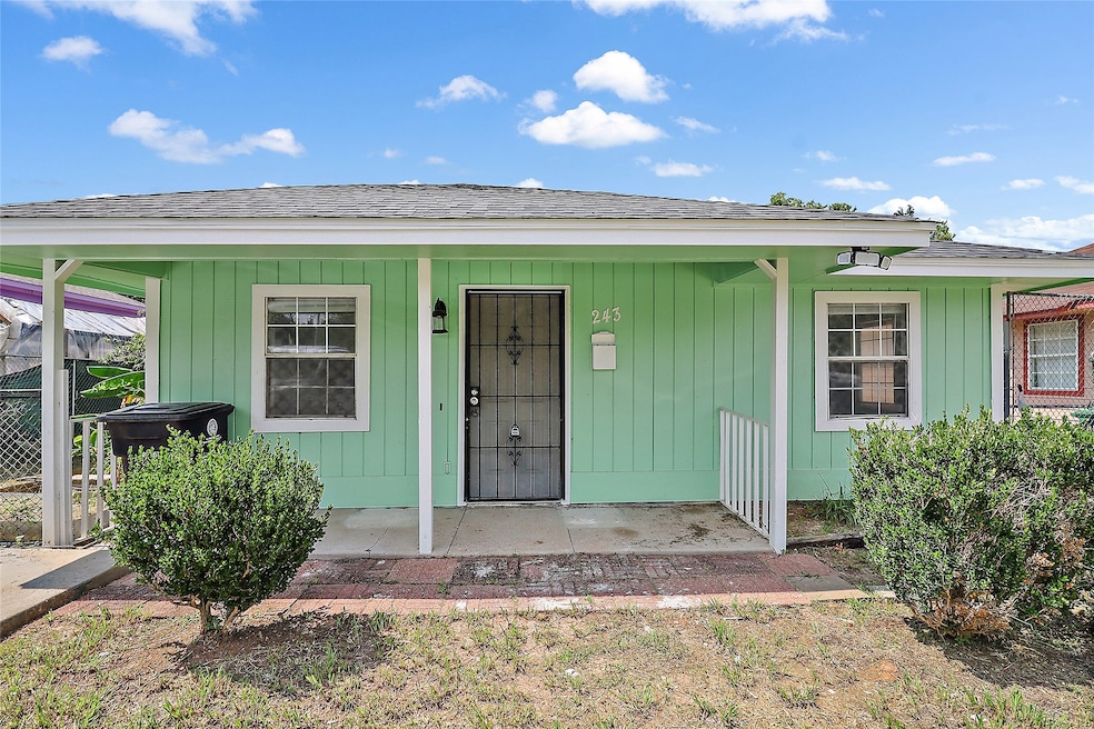 For Rent $1,600/month • Co-Listing Agent