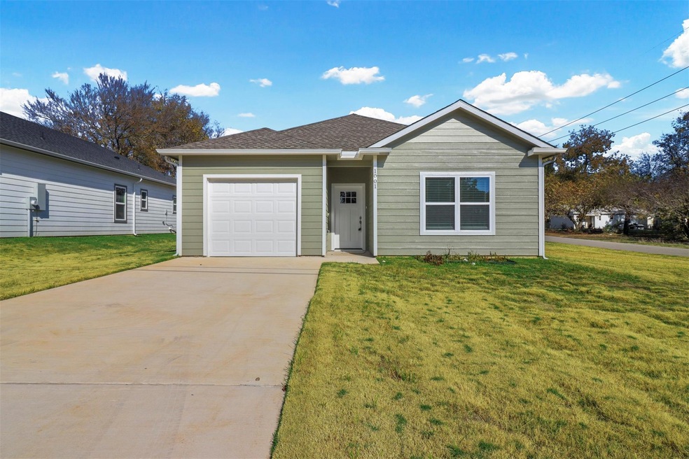 1001 Dubois St, Denison, TX 75020 - photo 1