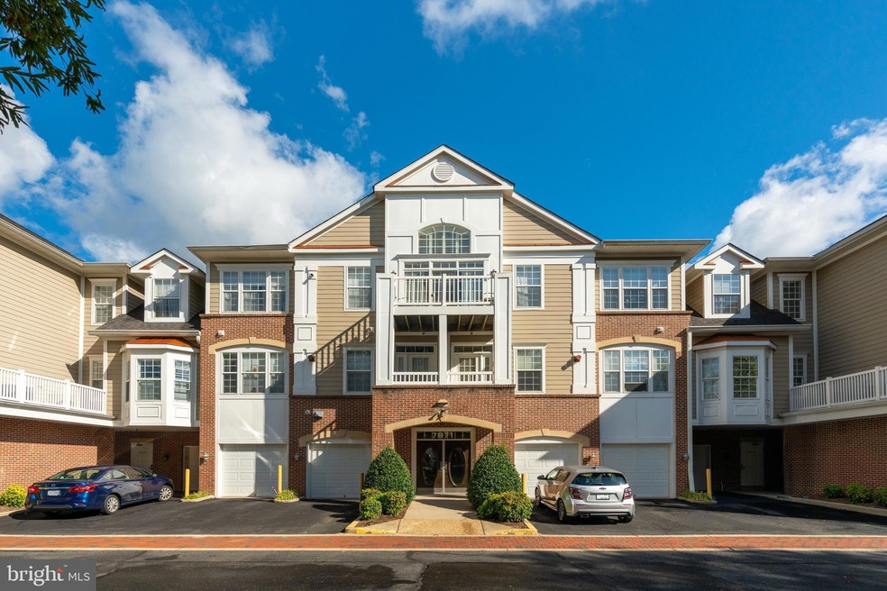 7871 Rolling Woods Ct unit 1402, Springfield, VA 22152 - photo 1