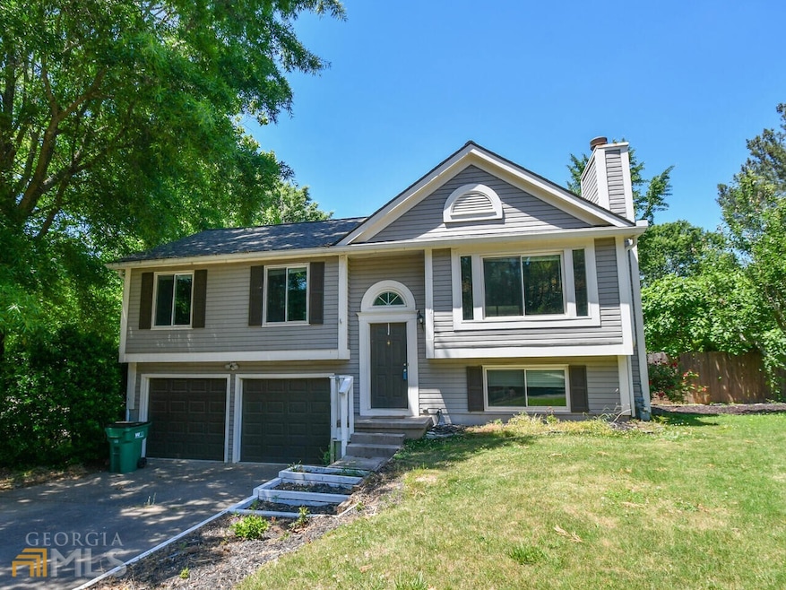 10415 Meadow Crest Ln, Alpharetta, GA 30022 - photo 1