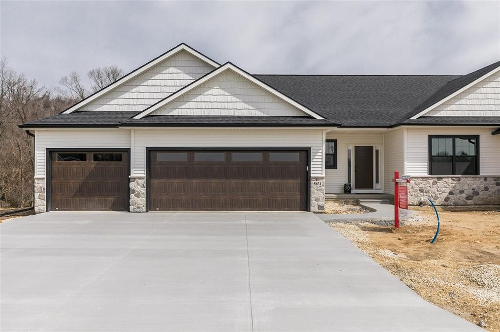 5631 Meadow Grass Cir SE, Cedar Rapids, IA 52403 - photo 1