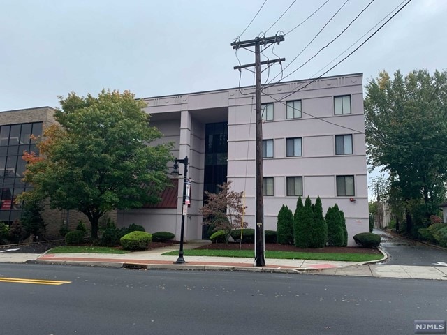 200 Paterson Ave unit 2C, East Rutherford, NJ 07073 - photo 1