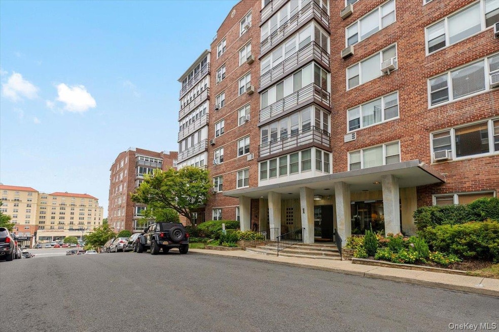 1 Washington Square unit 1D, Larchmont, NY 10538 - photo 1