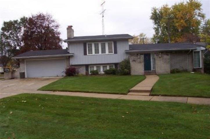 2910 Crestwood Dr, Flint, MI 48503 - photo 1