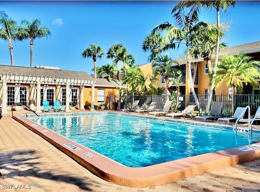 12648 Kenwood Ln unit C, Fort Myers, FL 33907 - photo 1