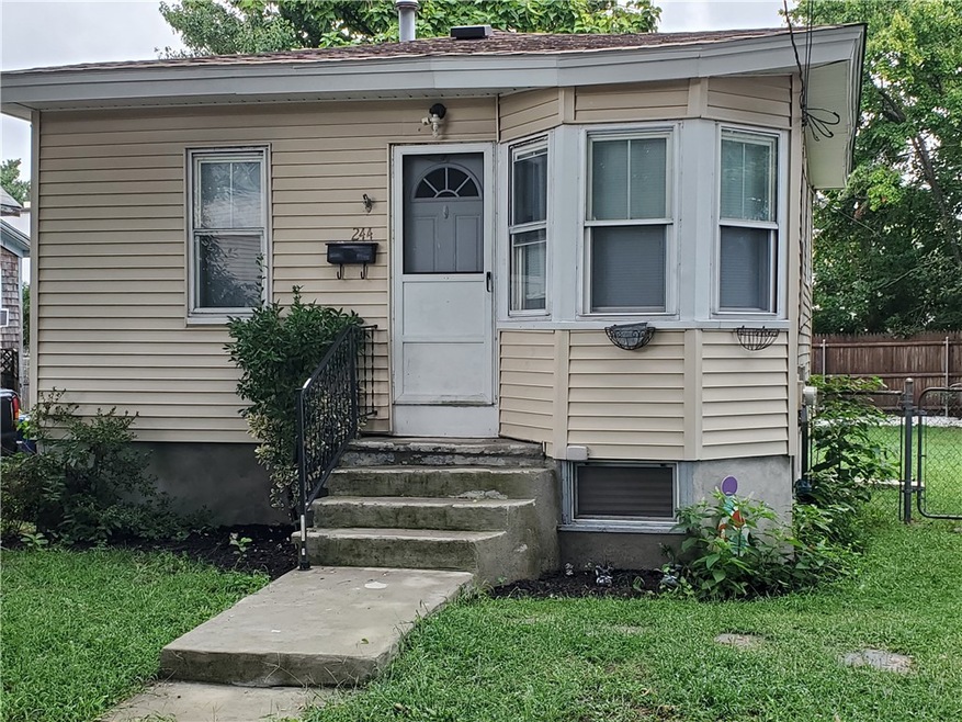 244 Irving Rd, Warwick, RI 02888 - photo 1
