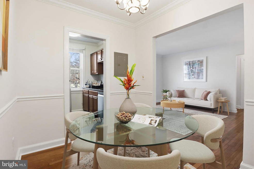 906 S Washington St unit 211, Alexandria, VA 22314 - photo 1