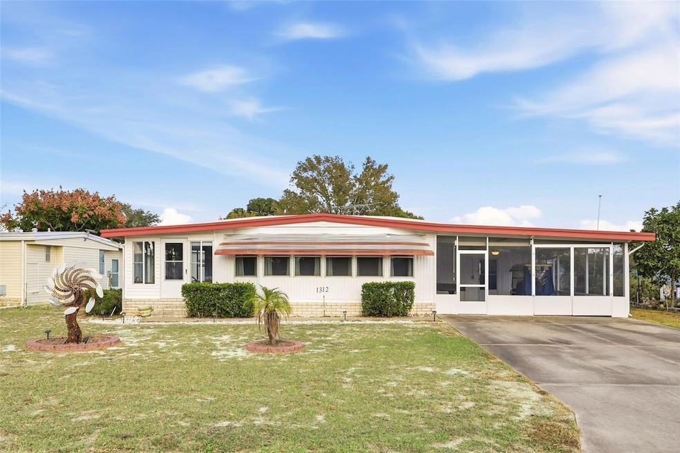 1312 Apache Cir, Tavares, FL 32778 - photo 1