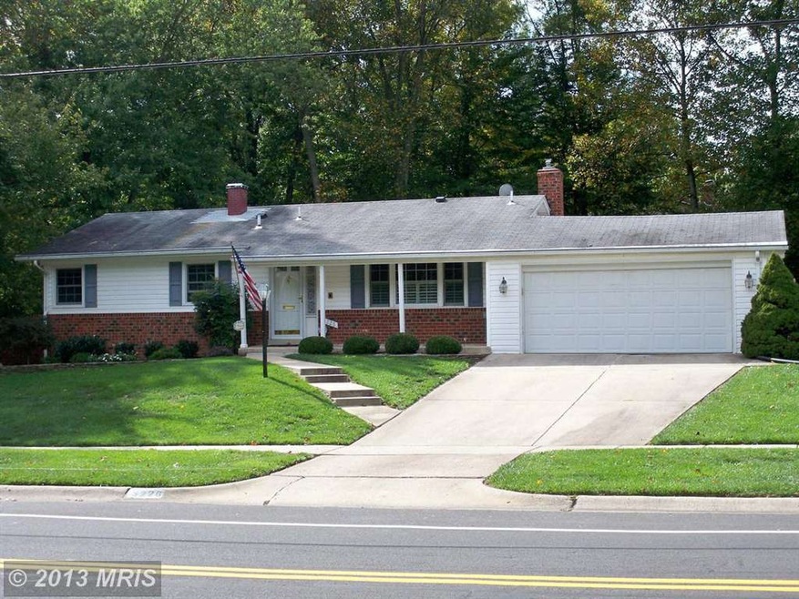 5226 Russett Rd, Rockville, MD 20853 - photo 1