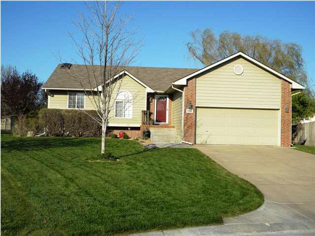 Gorgeous Home! Corner Lakefront Lot in a Quiet Cul