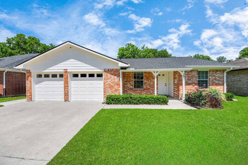 3845 Jasmine Dr, Alvin, TX 77511 - photo 1