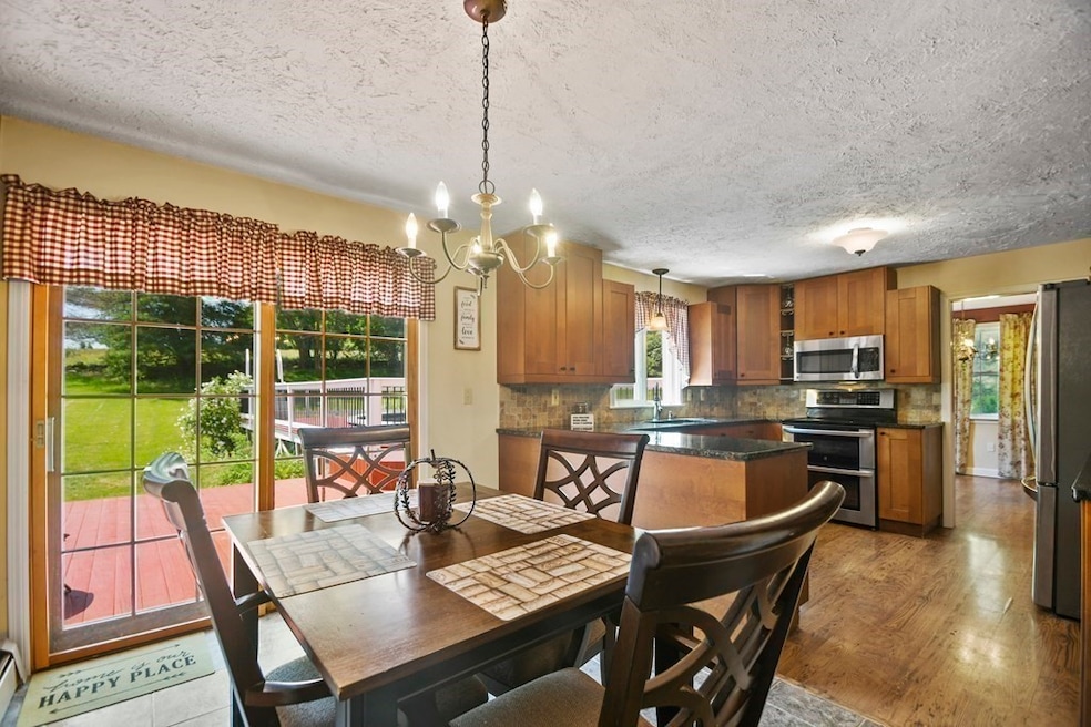 21 Fairfield Dr, Woodstock, CT 06281 - photo 1