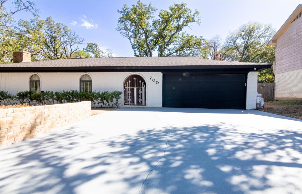 700 Rankin Dr, Bedford, TX 76022 - photo 1