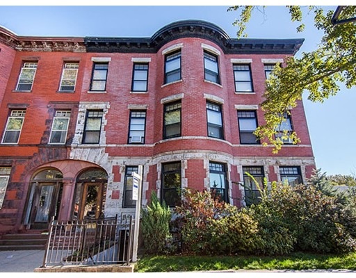 1915 Beacon St unit 10, Brookline, MA 02445 - photo 1