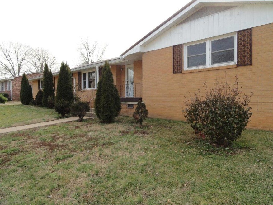 303 Rosemary Ln, Shelbyville, TN 37160 - photo 1