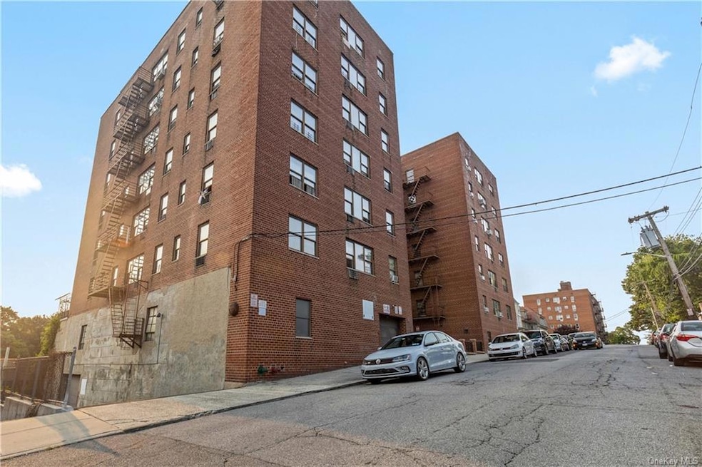 The Caterina unit 6F, Yonkers, NY 10705 - photo 1
