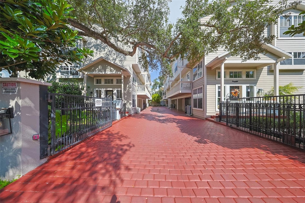 2403 W Palm Dr unit 2, Tampa, FL 33629 - photo 1